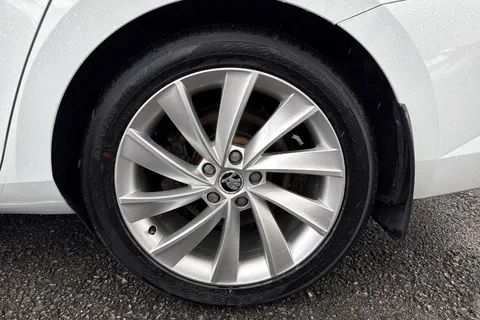 OE17XZD Škoda Superb 2.0 TSI Laurin & Klement DSG Euro 6 (s/s) 5dr Thumbnail #11