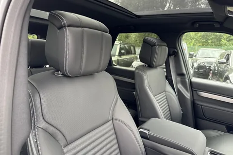 Land Rover Discovery 3.0 D350 MHEV Dynamic HSE Auto 4WD Euro 6 (s/s) 5dr Thumbnail #11