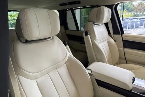 Land Rover Range Rover 3.0 D350 MHEV Autobiography Auto 4WD Euro 6 (s/s) 5dr Thumbnail #11