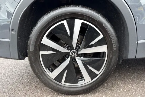DE74MWD Volkswagen Tiguan 2.0 TDI Elegance 5dr DSG ⭐ Infotainment pack plus, HD lights, winter Pack⭐ Thumbnail #14