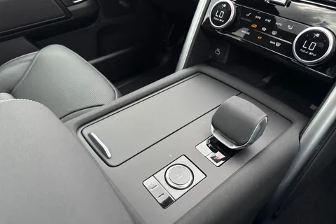 Land Rover Discovery 3.0 D350 MHEV Dynamic HSE Auto 4WD Euro 6 (s/s) 5dr Thumbnail #17