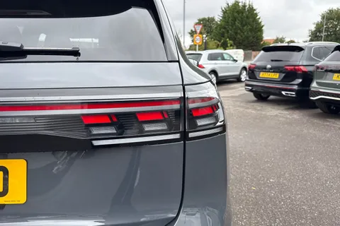 DE74MWD Volkswagen Tiguan 2.0 TDI Elegance 5dr DSG ⭐ Infotainment pack plus, HD lights, winter Pack⭐ Thumbnail #27