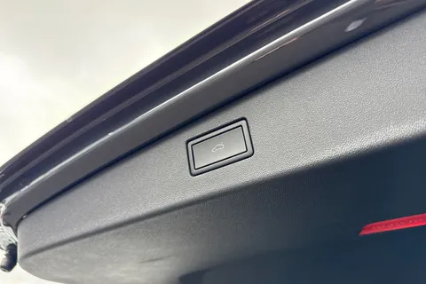 DE74MWD Volkswagen Tiguan 2.0 TDI Elegance 5dr DSG ⭐ Infotainment pack plus, HD lights, winter Pack⭐ Thumbnail #29