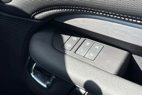 Land Rover Discovery 3.0 D350 MHEV Dynamic HSE Auto 4WD Euro 6 (s/s) 5dr Thumbnail #32