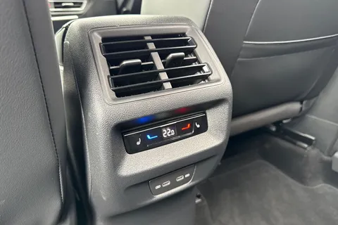 DE74MWD Volkswagen Tiguan 2.0 TDI Elegance 5dr DSG ⭐ Infotainment pack plus, HD lights, winter Pack⭐ Thumbnail #38