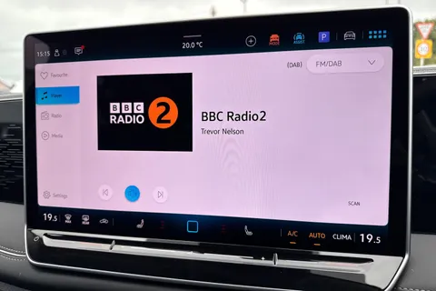 DE74MWD Volkswagen Tiguan 2.0 TDI Elegance 5dr DSG ⭐ Infotainment pack plus, HD lights, winter Pack⭐ Thumbnail #50