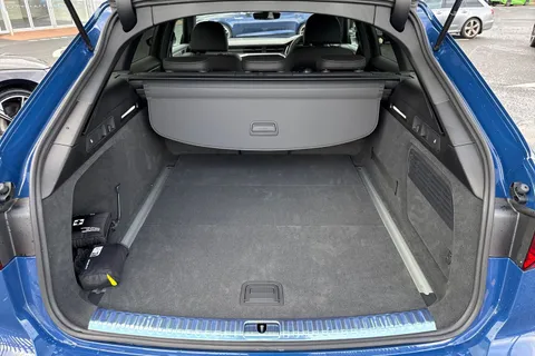 Audi A6 Avant 2.0 TDI 40 Black Edition S Tronic quattro Euro 6 (s/s) 5dr Thumbnail #7