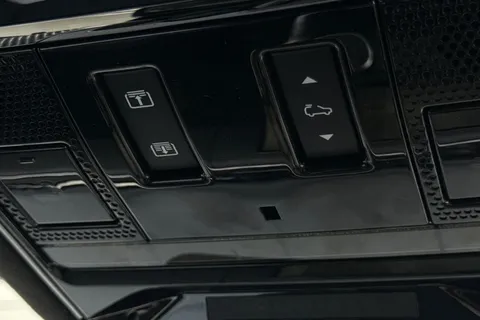 23 of 41 for LAND ROVER RANGE ROVER SPORT 3.0 D300 Autobiography 5dr Auto