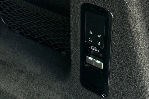 34 of 41 for LAND ROVER RANGE ROVER SPORT 3.0 D300 Autobiography 5dr Auto