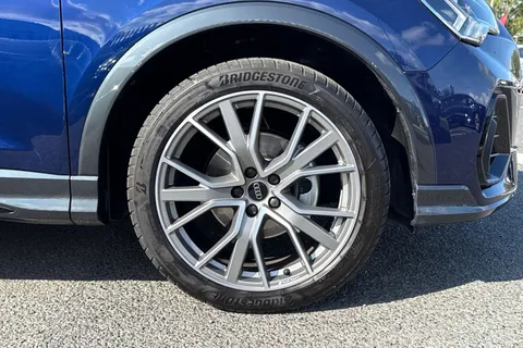 PX25LYZ Audi Q3 Black Edition 35 TDI  150 PS S tronic Thumbnail #7