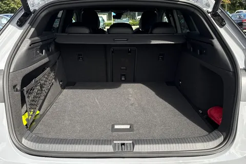 MD25AFU Volkswagen Id.7 210kW Match Pro S Plus 86kWh 5dr Auto **BLACK EXTERIOR PACK, HEAT PUMP** Thumbnail #7