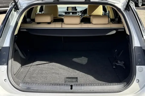 YP65GGO Lexus Ct 1.8 200h Premier CVT Euro 6 (s/s) 5dr Thumbnail #7