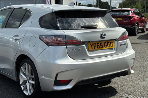 YP65GGO Lexus Ct 1.8 200h Premier CVT Euro 6 (s/s) 5dr Thumbnail #8
