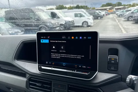 CX25LHG Volkswagen Crafter 2.0 TDI 140PS Commerce Plus High Roof Van Auto Thumbnail #17