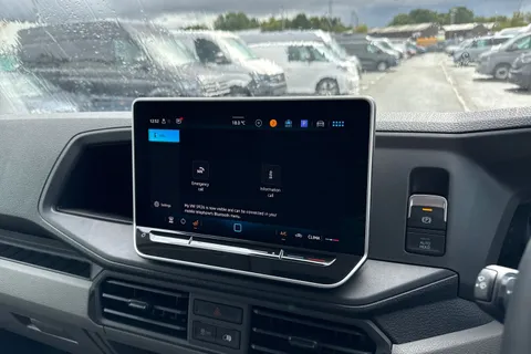 CX25LHG Volkswagen Crafter 2.0 TDI 140PS Commerce Plus High Roof Van Auto Thumbnail #37