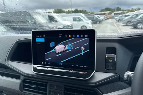 CX25LHG Volkswagen Crafter 2.0 TDI 140PS Commerce Plus High Roof Van Auto Thumbnail #42