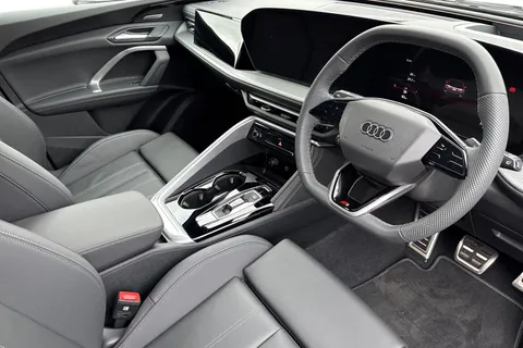 DH25AOJ Audi Q5 2.0 TDI S line S Tronic quattro Euro 6 (s/s) 5dr Thumbnail #14