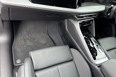 DH25AOJ Audi Q5 2.0 TDI S line S Tronic quattro Euro 6 (s/s) 5dr Thumbnail #20