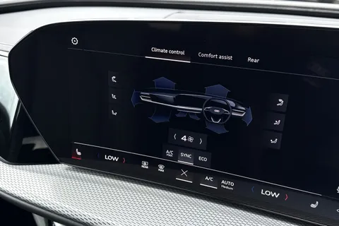 DH25AOJ Audi Q5 2.0 TDI S line S Tronic quattro Euro 6 (s/s) 5dr Thumbnail #22