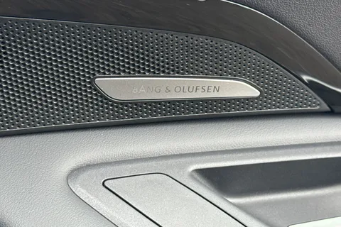 DH25AOJ Audi Q5 2.0 TDI S line S Tronic quattro Euro 6 (s/s) 5dr Thumbnail #25