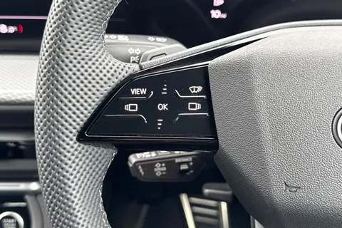 DH25AOJ Audi Q5 2.0 TDI S line S Tronic quattro Euro 6 (s/s) 5dr Thumbnail #27