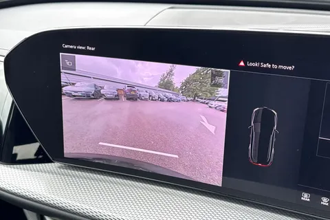 DH25AOJ Audi Q5 2.0 TDI S line S Tronic quattro Euro 6 (s/s) 5dr Thumbnail #31