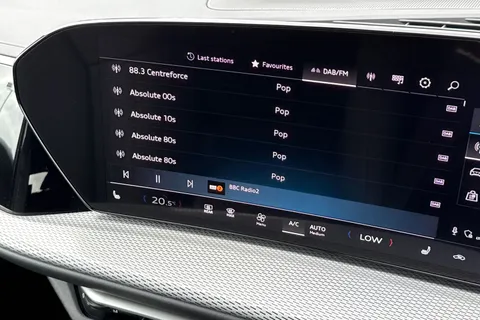 DH25AOJ Audi Q5 2.0 TDI S line S Tronic quattro Euro 6 (s/s) 5dr Thumbnail #35