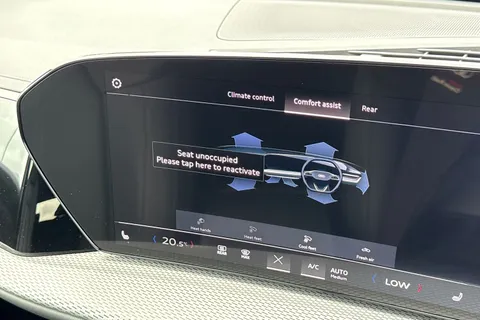 DH25AOJ Audi Q5 2.0 TDI S line S Tronic quattro Euro 6 (s/s) 5dr Thumbnail #50