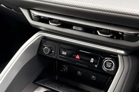 DH25AOJ Audi Q5 2.0 TDI S line S Tronic quattro Euro 6 (s/s) 5dr Thumbnail #52