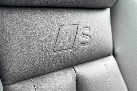 DH25AOJ Audi Q5 2.0 TDI S line S Tronic quattro Euro 6 (s/s) 5dr Thumbnail #57