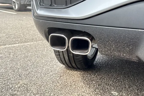 DH25AOJ Audi Q5 2.0 TDI S line S Tronic quattro Euro 6 (s/s) 5dr Thumbnail #60