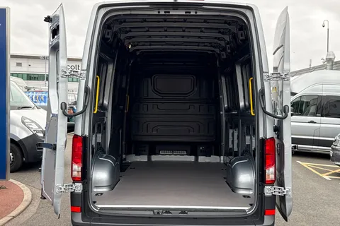 BT25CUA Volkswagen Crafter 2.0TDI 140PS CR35 MWB Commerce Plus Thumbnail #7