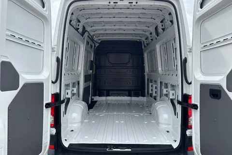 DA25VHP Volkswagen Crafter CR30 Panel van Commerce MWB 140 PS 2.0 TDI 6sp Manual FWD Thumbnail #7