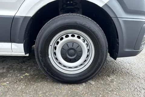 DA25VHP Volkswagen Crafter CR30 Panel van Commerce MWB 140 PS 2.0 TDI 6sp Manual FWD Thumbnail #10