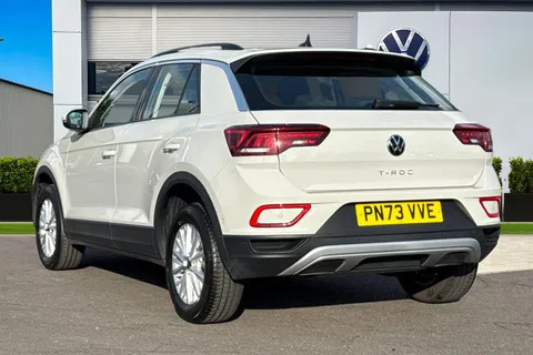 PN73VVE Volkswagen T-Roc 1.5 TSI Life 5dr DSG Thumbnail #3