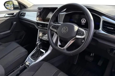 PN73VVE Volkswagen T-Roc 1.5 TSI Life 5dr DSG Thumbnail #8