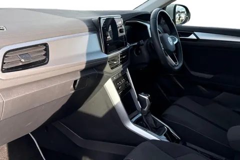 PN73VVE Volkswagen T-Roc 1.5 TSI Life 5dr DSG Thumbnail #9