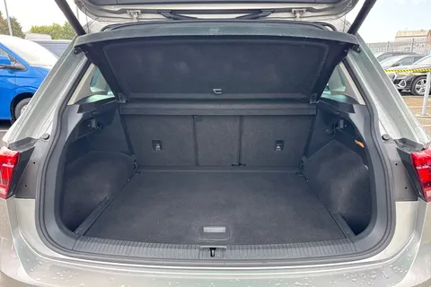 DN18OUL Volkswagen Tiguan 2.0 TDi 150 SE Nav 5dr DSG ⭐Keyless Entry, Winter Pack⭐ Thumbnail #7