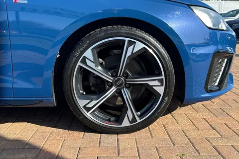 GJ74FET Audi A4 Black Edition 35 TFSI 150 PS S tronic Thumbnail #10