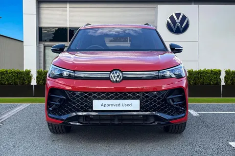 KM25BXV Volkswagen Tiguan 1.5 TSI 272 eHybrid R-Line DSG⭐ Leather, Sunroof, Black Pack, Comfort packa Thumbnail #6