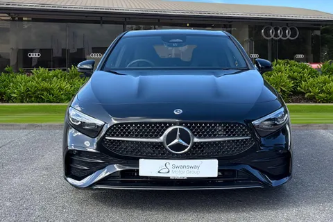 HT74WWZ Mercedes-Benz A Class 1.3 A180h MHEV AMG Line (Premium Plus) 7G-DCT Euro 6 (s/s) 5dr Thumbnail #6