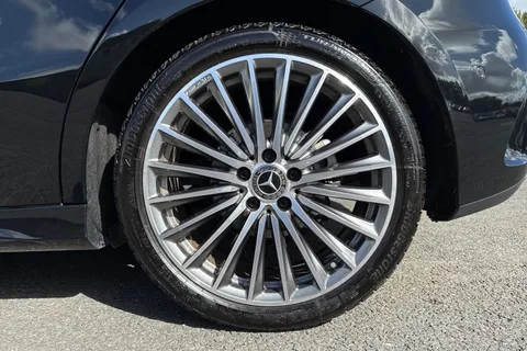 HT74WWZ Mercedes-Benz A Class 1.3 A180h MHEV AMG Line (Premium Plus) 7G-DCT Euro 6 (s/s) 5dr Thumbnail #10