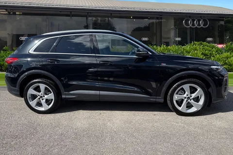  Audi Q5 2.0 TDI S line S Tronic quattro Euro 6 (s/s) 5dr Thumbnail #4