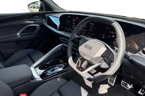  Audi Q5 2.0 TDI S line S Tronic quattro Euro 6 (s/s) 5dr Thumbnail #8