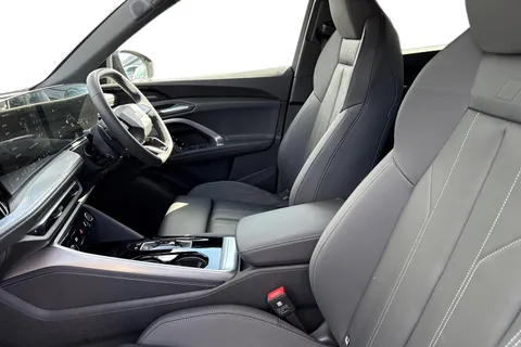  Audi Q5 2.0 TDI S line S Tronic quattro Euro 6 (s/s) 5dr Thumbnail #11