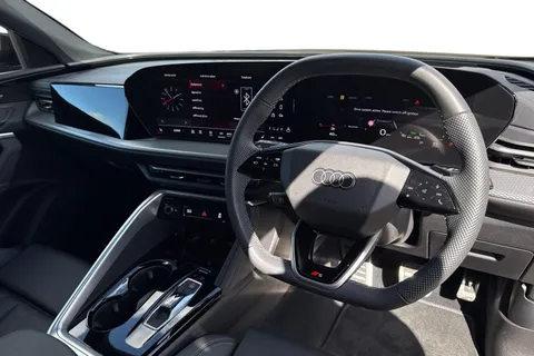  Audi Q5 2.0 TDI S line S Tronic quattro Euro 6 (s/s) 5dr Thumbnail #13