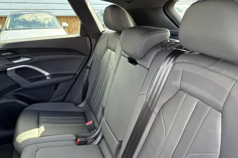  Audi Q5 2.0 TDI S line S Tronic quattro Euro 6 (s/s) 5dr Thumbnail #14