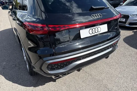  Audi Q5 2.0 TDI S line S Tronic quattro Euro 6 (s/s) 5dr Thumbnail #16