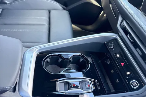  Audi Q5 2.0 TDI S line S Tronic quattro Euro 6 (s/s) 5dr Thumbnail #20