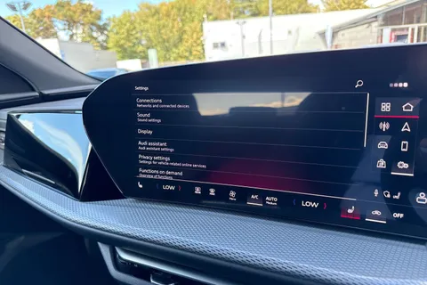  Audi Q5 2.0 TDI S line S Tronic quattro Euro 6 (s/s) 5dr Thumbnail #38